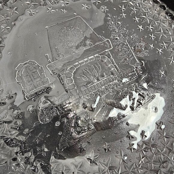 Arcoroc Vintage Fireplace Scene Clear Glass Cookie Serving Christmas Platter - Picture 3 of 5